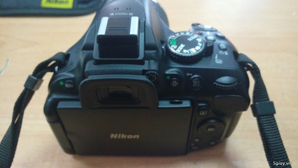 Canon D5200 mới 99,9% đi kèm lens NIKKOR 18-55 và lens NIKKOR 55-200.. - 5