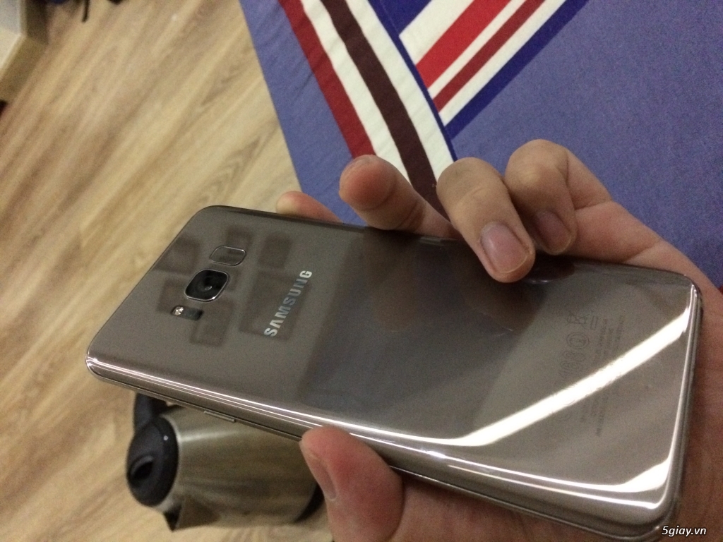 Cần bán samsung galaxy s8 plus (gold)