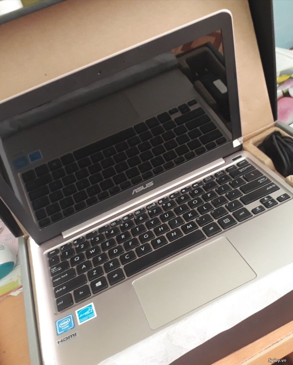 [Đầm Sen] Laptop Asus màu gold của FPT mới 99% mua 5/11/2017 - 2