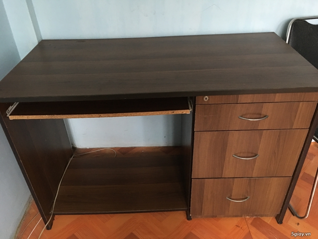 Bán 3 bàn gỗ để máy tính và 2 bàn văn phòng - 6