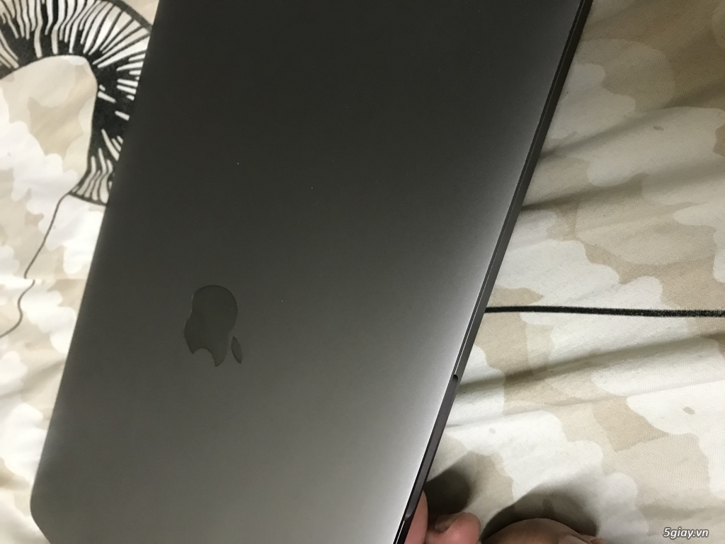 Macbook pro 2016 max option core i7,ram 16gb,ssd 512