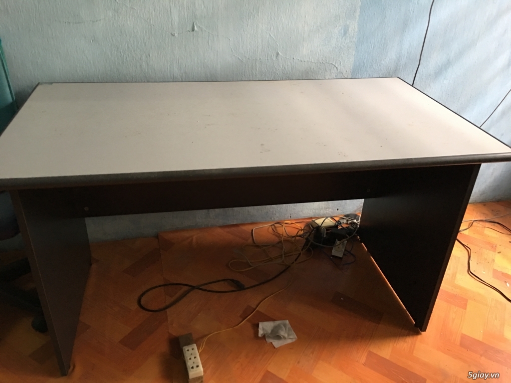 Bán 3 bàn gỗ để máy tính và 2 bàn văn phòng - 5