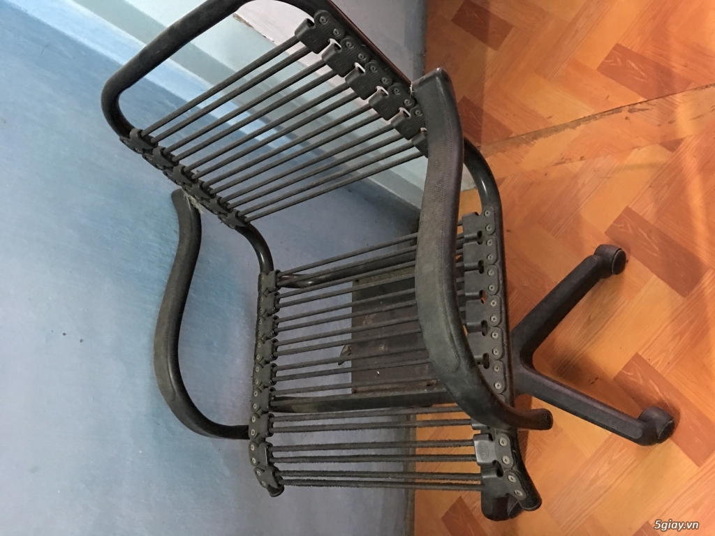 Bán 3 bàn gỗ để máy tính và 2 bàn văn phòng - 1