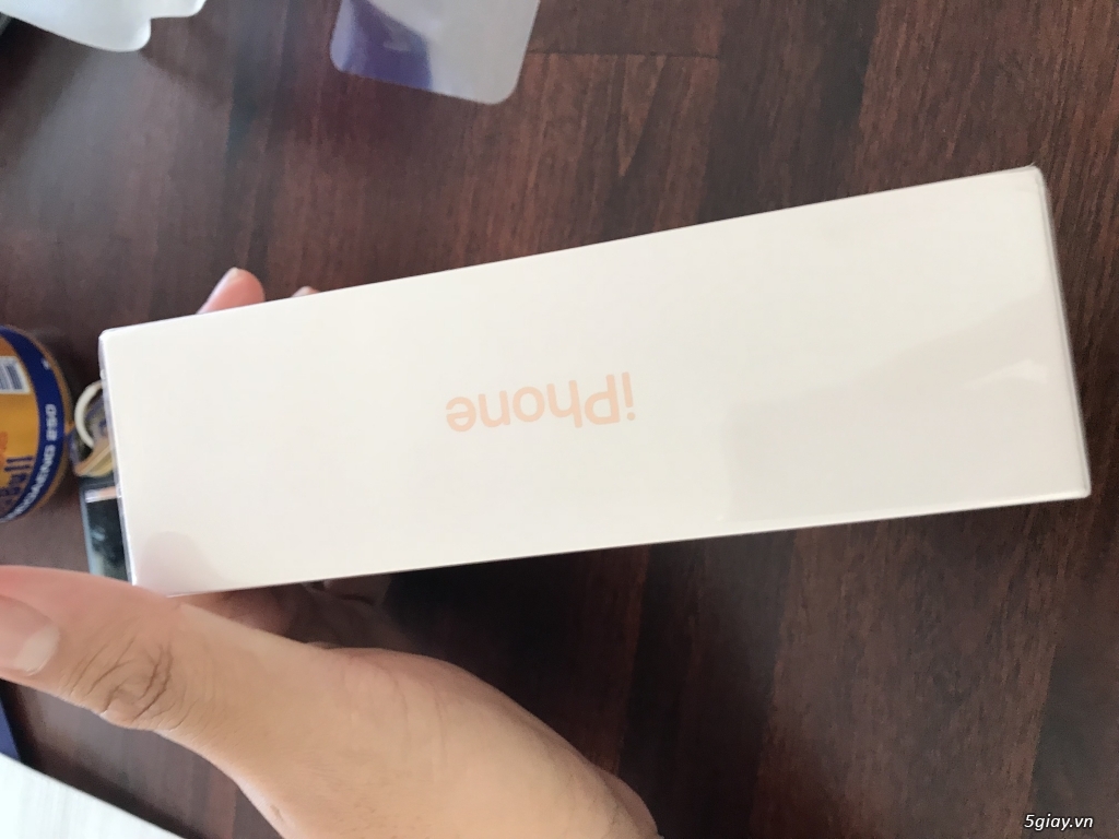 IPHONE 8 64gb gold chưa active mới 100%