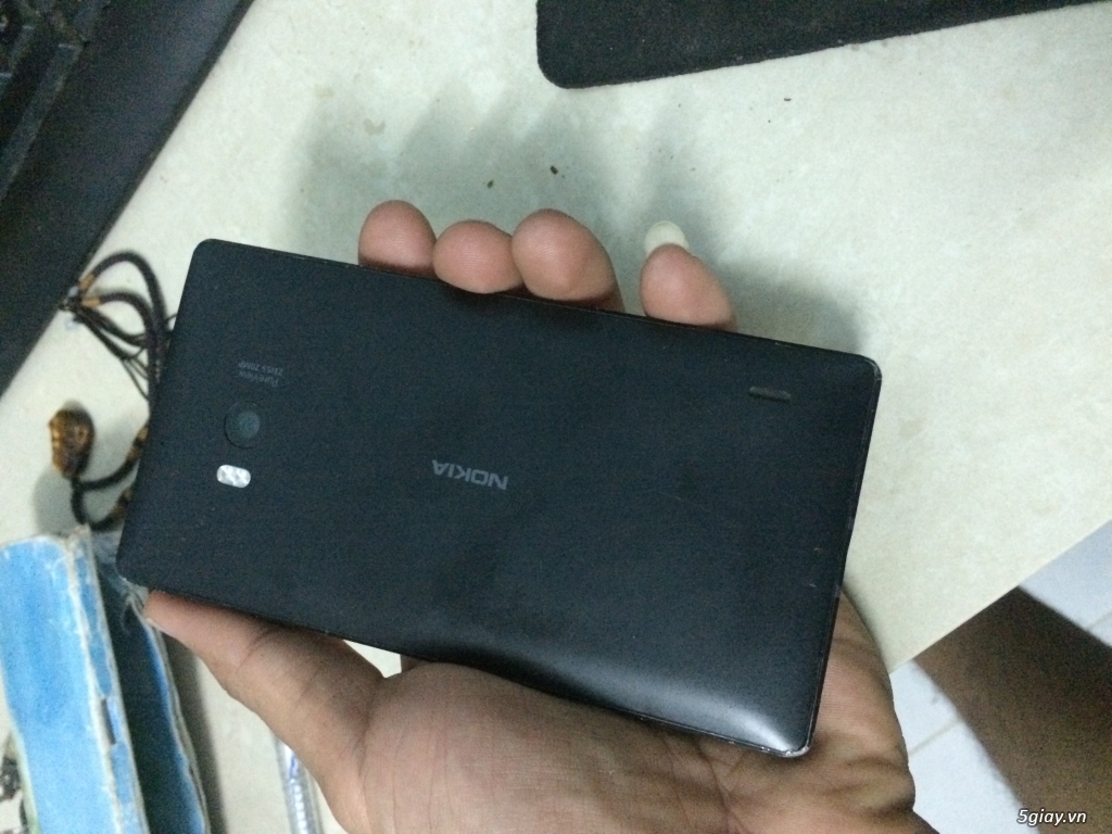 Lumia 930 đen lỗi nhẹ bán gấp.