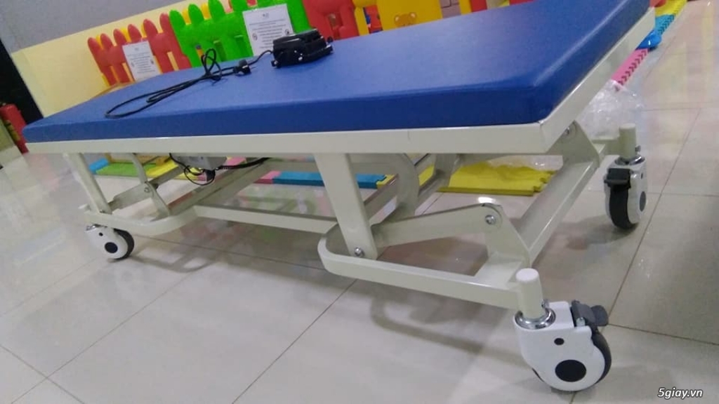 Bàn khám điện ME1102 - 1