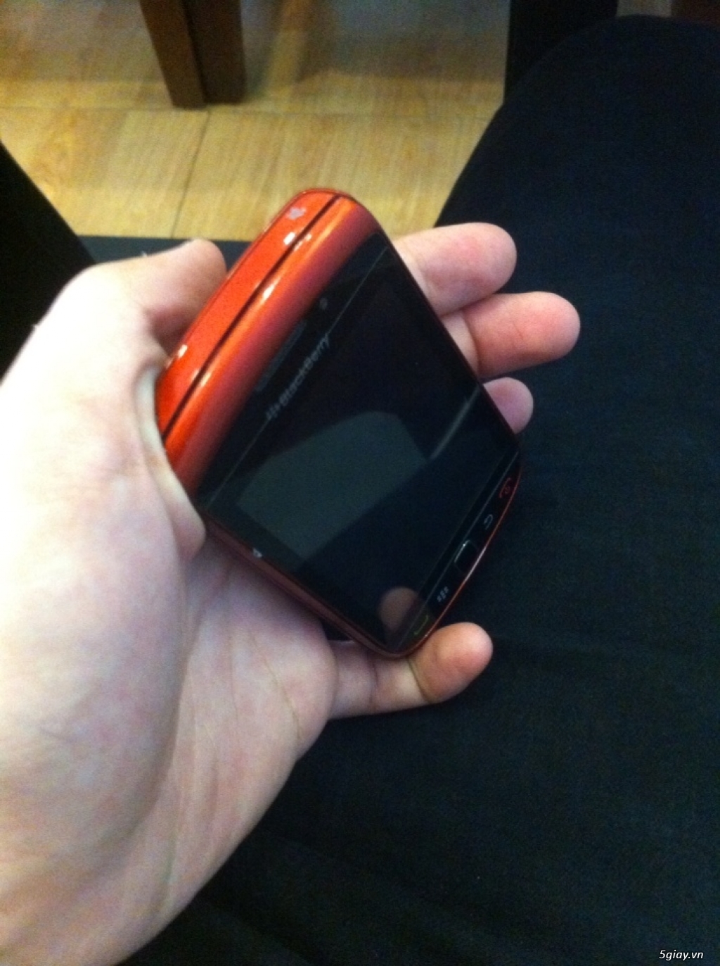 Điện thoại blackberry touch 9800 đỏ