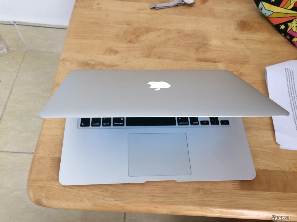 Cần bán Macbook Air 2015 13.3 inch, Core i5, Ram 8G, Bộ Nhớ 128G