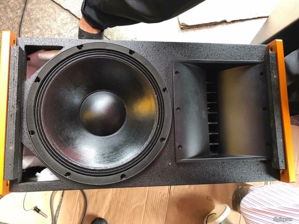 Loa line array ATI - 8