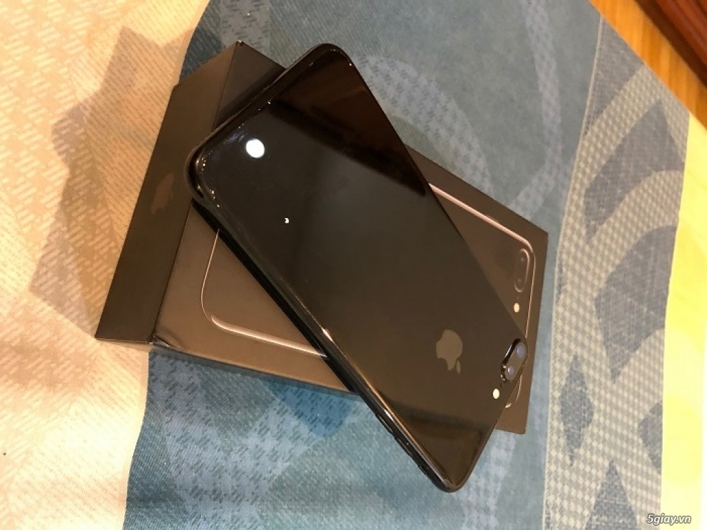 iPhone 7 plus 128GB jet black 12.5 triệu