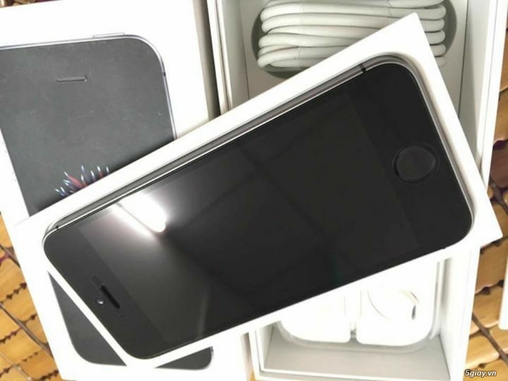 Cần bán Iphone SE 32G Grey Space Úc new 99,999% BH 10th - 1