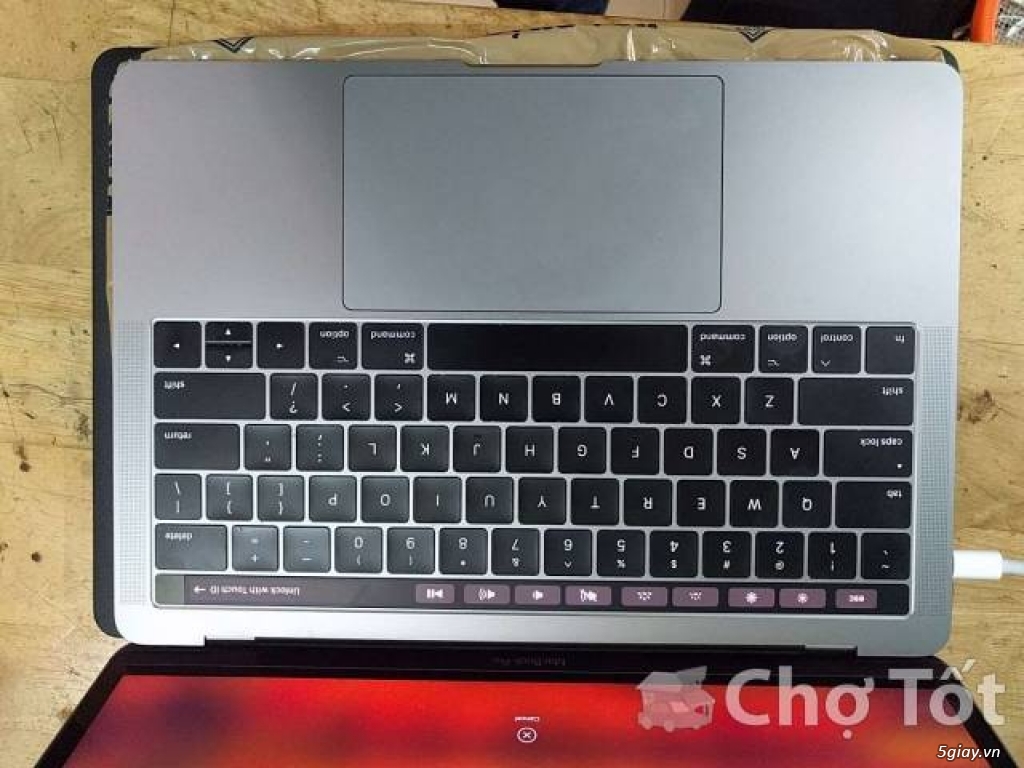 Macbook pro 13 inch 2017 tuochbar mpxx2 - 2