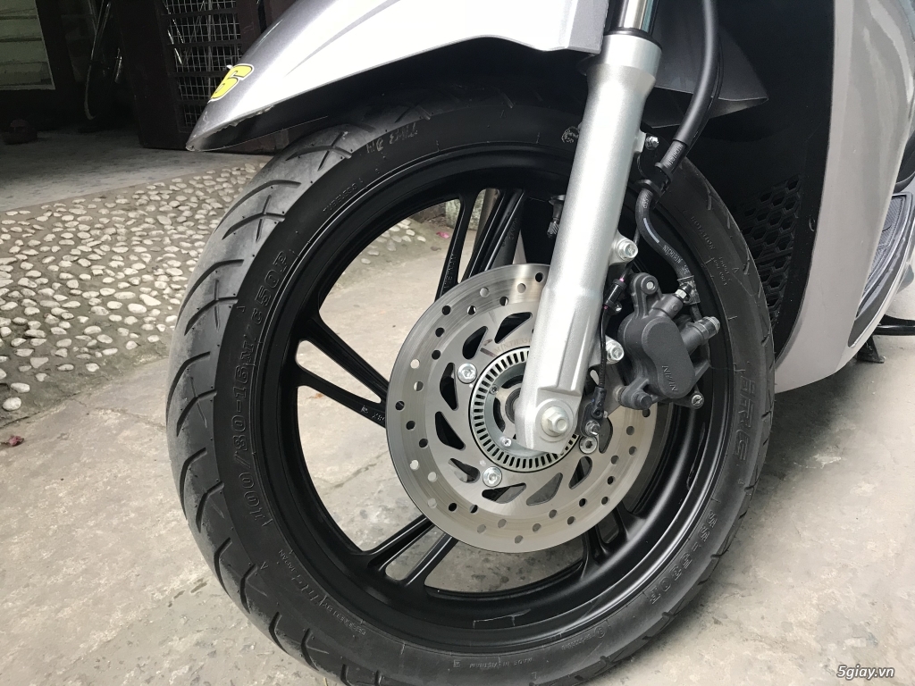 Bán SH 150i ABS 2017, xe chạy lướt, màu bạc - đen - 1