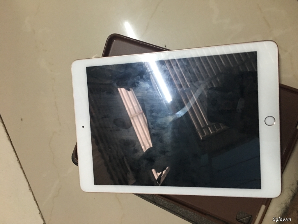 Cần bán Ipad Pro 9.7 wifi 32GB màu hồng