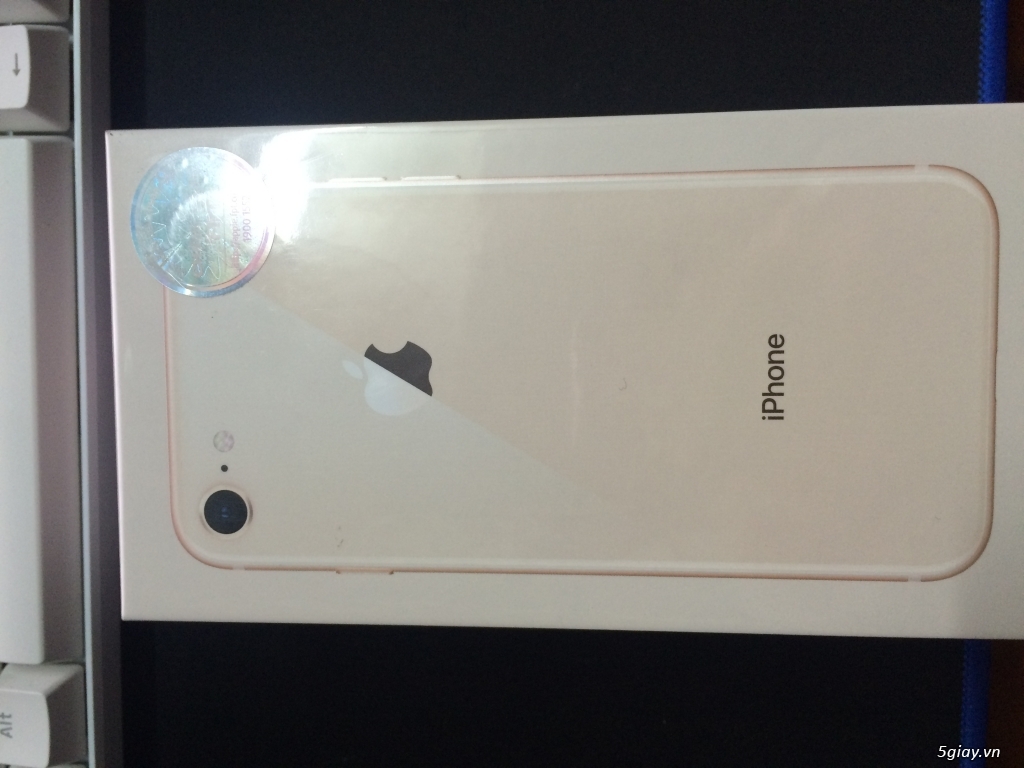 Cần bán Apple iPhone 8 64Gb Gold Chính hãng FPT nguyên seal - 3