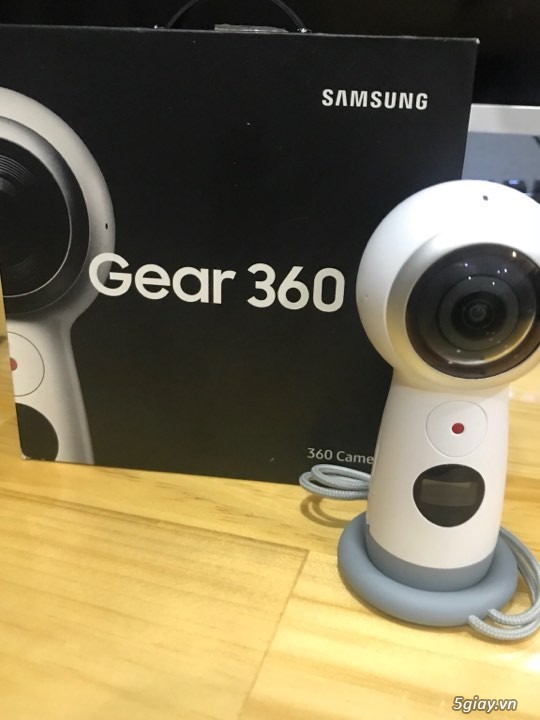 Bán Camera Samsung Gear 360 (Mới 99,9999%)