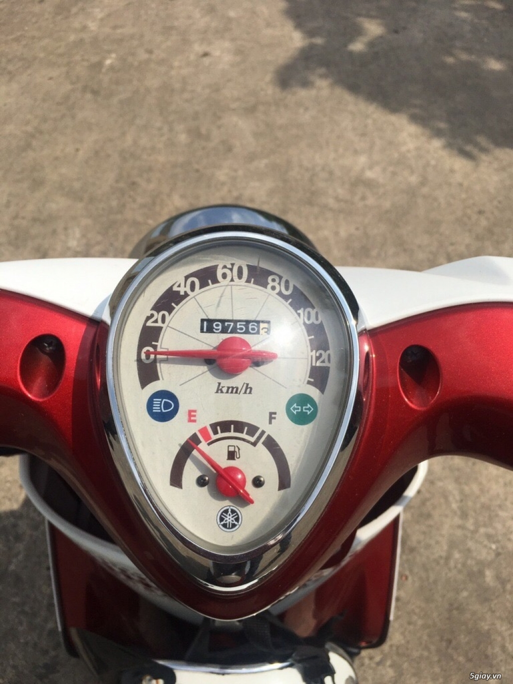 Nhà dư xe sử dụng bán chiếc mio classico 13tr8