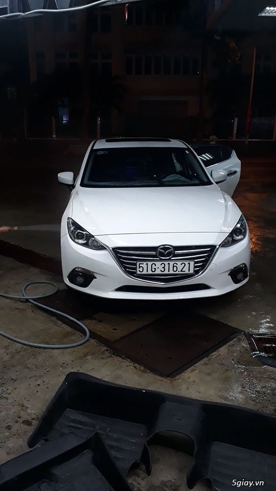 Bán mazda3 đời 2017 màu trắng