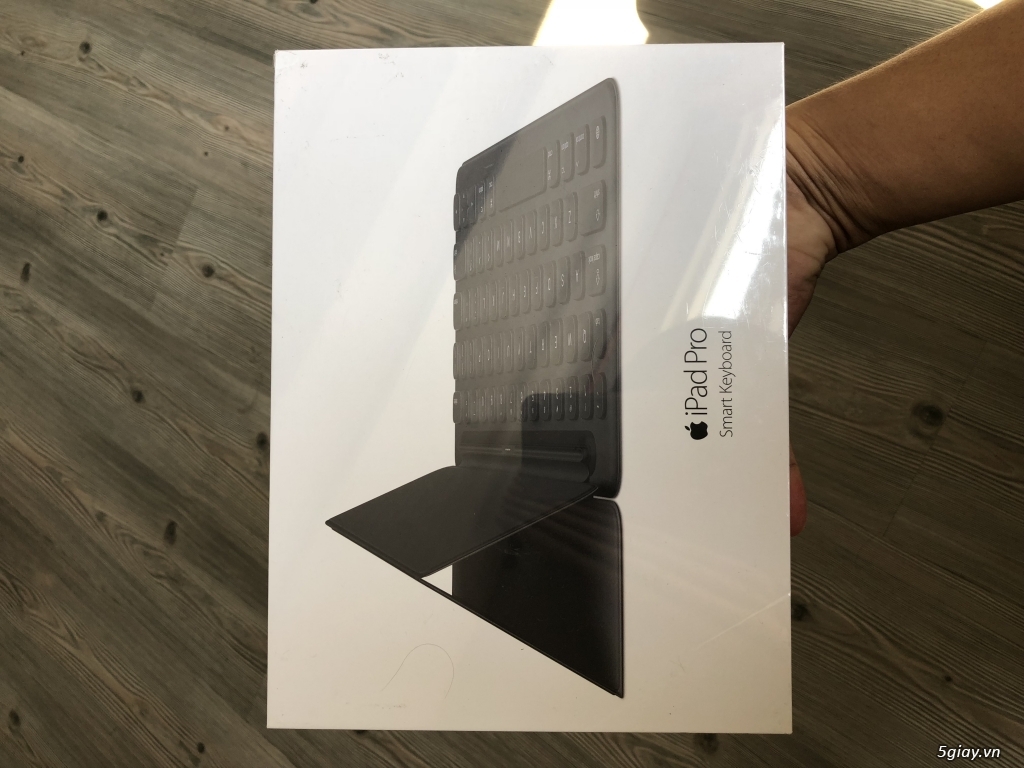 Cần bán Smart keyboard cho ipad pro 9.7inch, 12.9inch