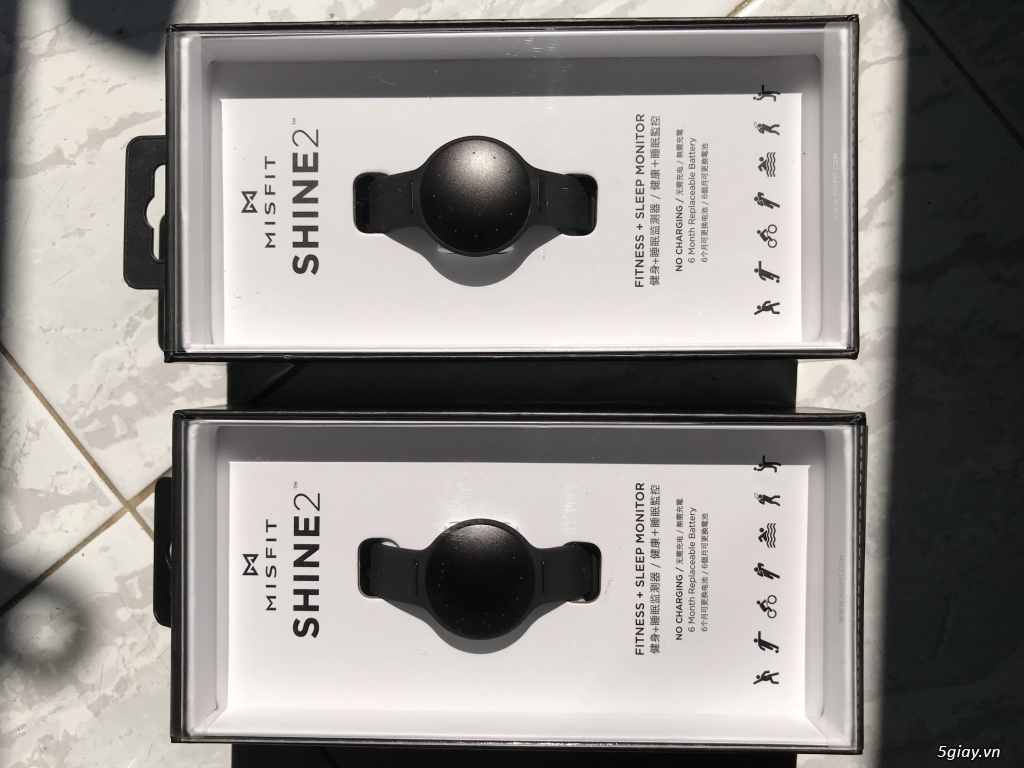 Cần bán 2 cái Misfit Shine 2