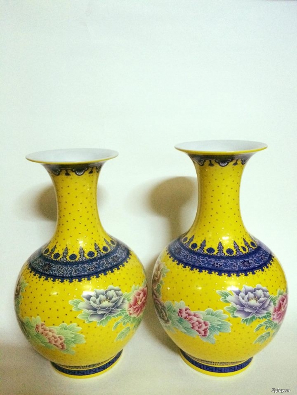 Cặp bình gốm men sứ