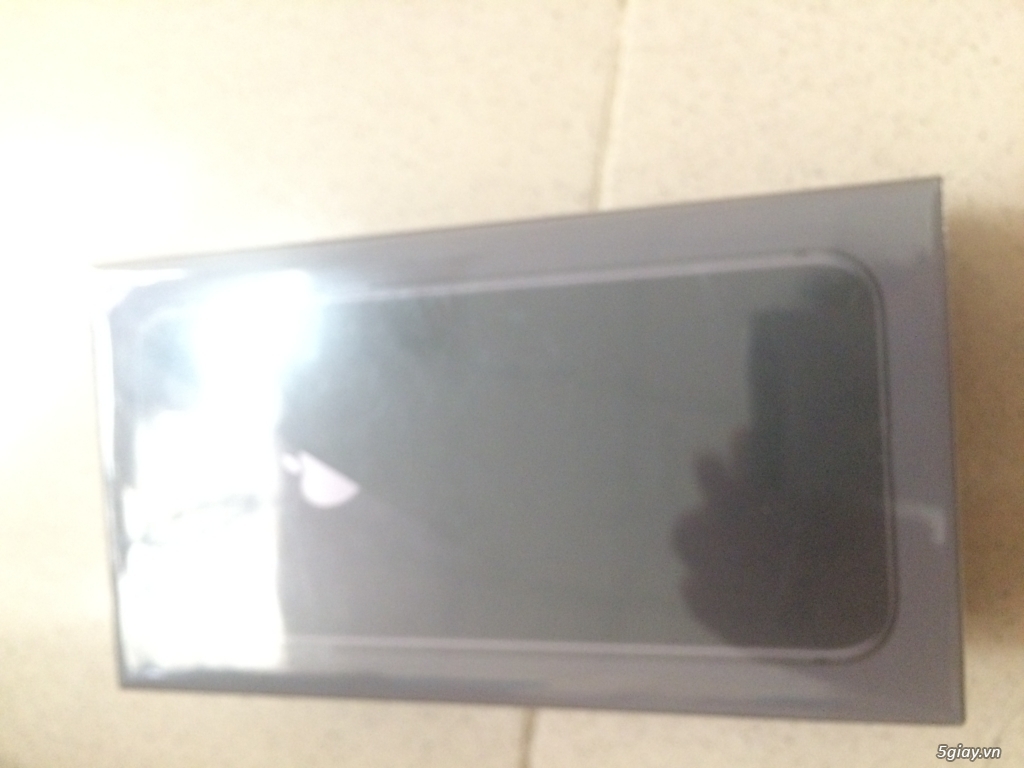Apple Iphone 8 Xám chưa active