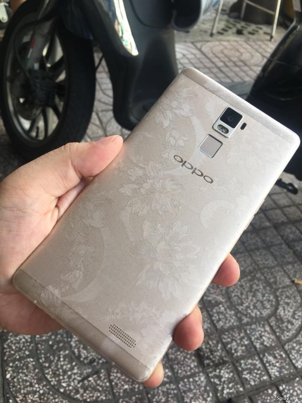 Smartphone vang bóng 1 thời: OPPO R7 PLUS màu gold mới 96% full PK zin - 1