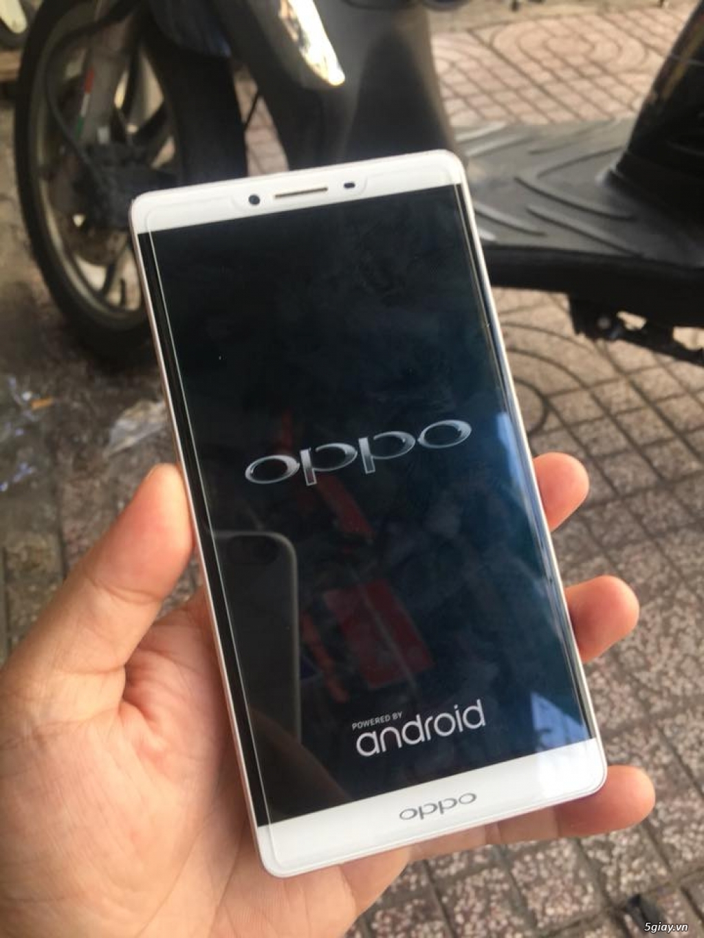 Smartphone vang bóng 1 thời: OPPO R7 PLUS màu gold mới 96% full PK zin