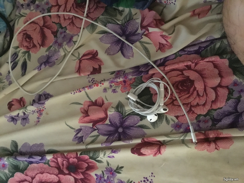 Cần bán iPhone 7 32gb ( đen nhám ) - 2