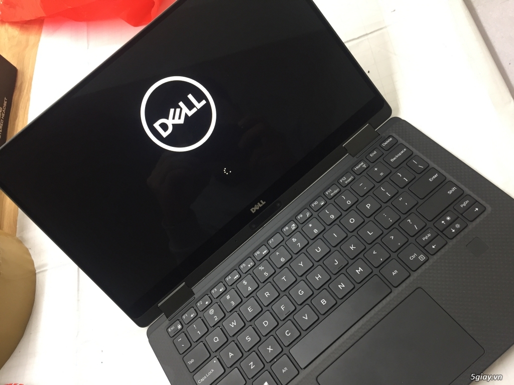 Dell XPS 13-9365 2-in-1  i5-7y54, ram 8g, SSD 256G VGA on Intel HD 615 - 4