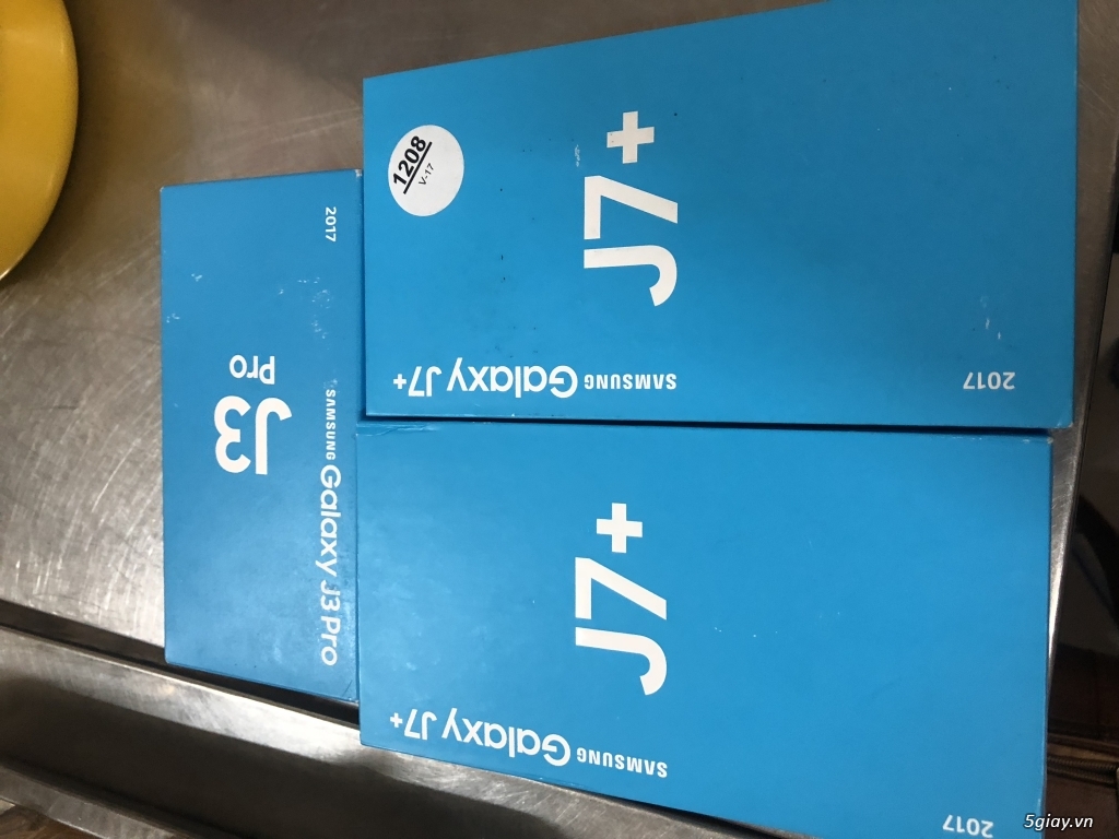 Samsung j7 plus và J3 Pro - 2