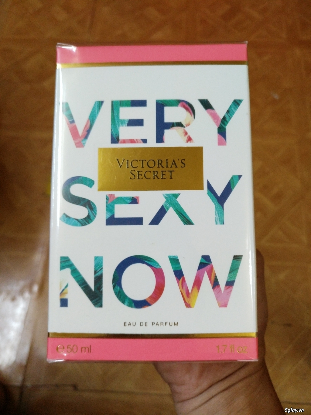 Cần bán chai nước hoa Victoria's Secret (Very Sexy Now 2017) - 3
