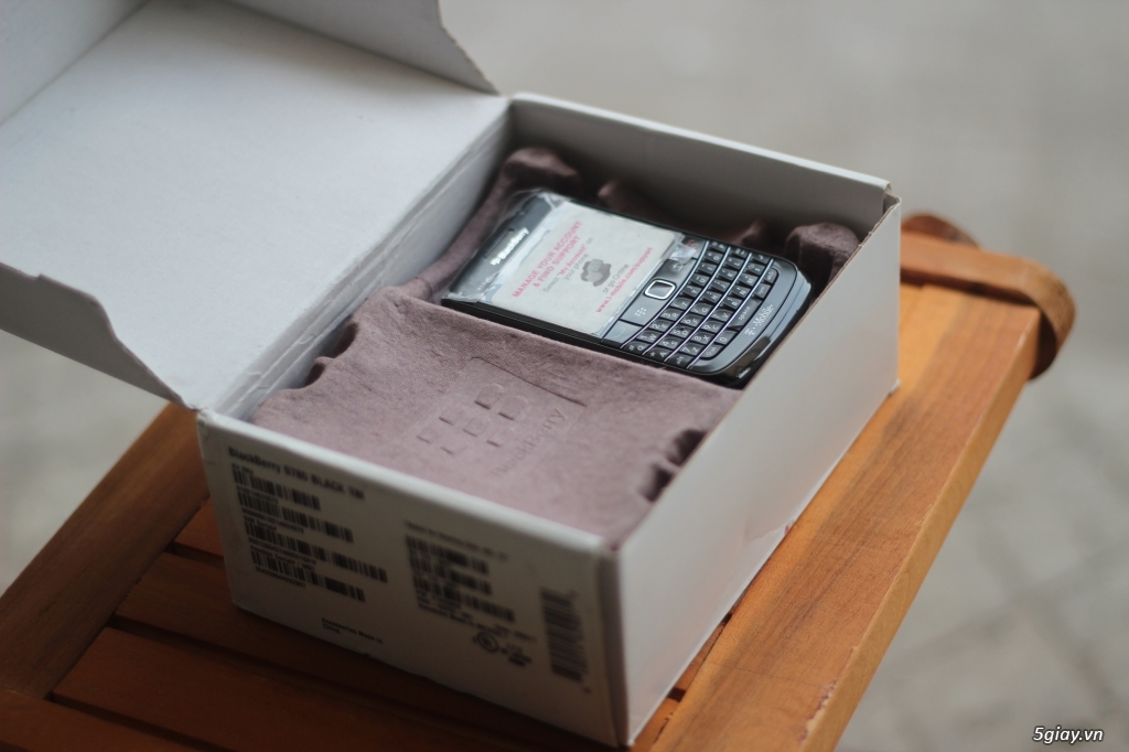 BB BOLD 9780 Black T-Mobile 100% Full-box