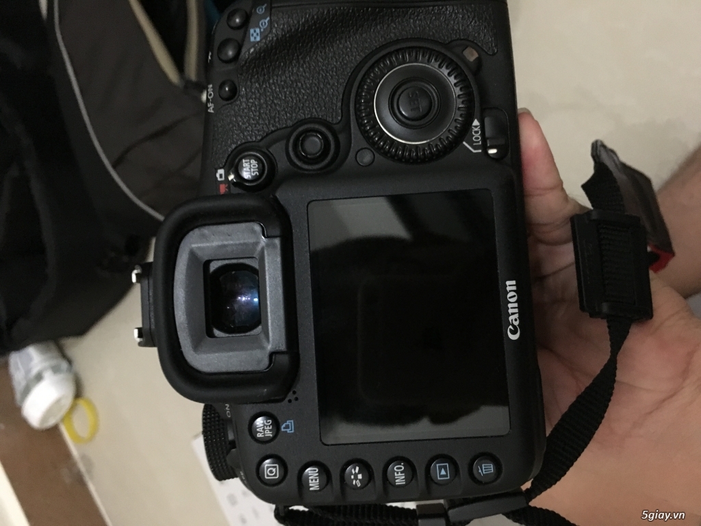 7D full box và 28 F1.8 75-300 mark 3 - 2