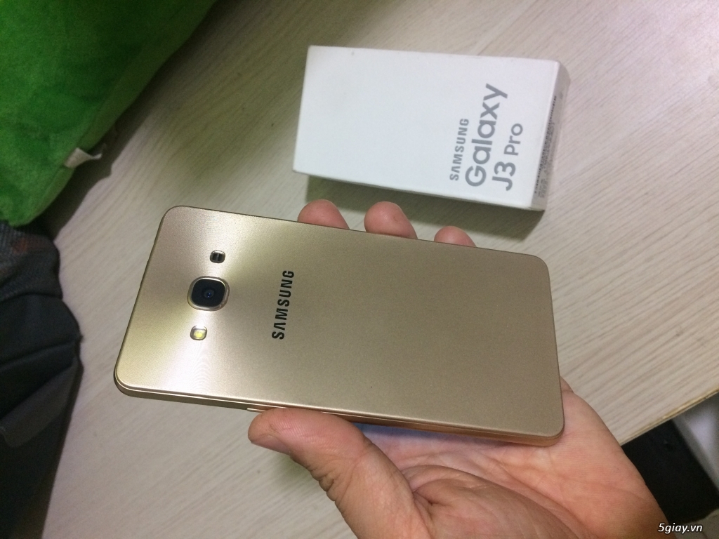 Samsung Galaxy J3 Pro - 2