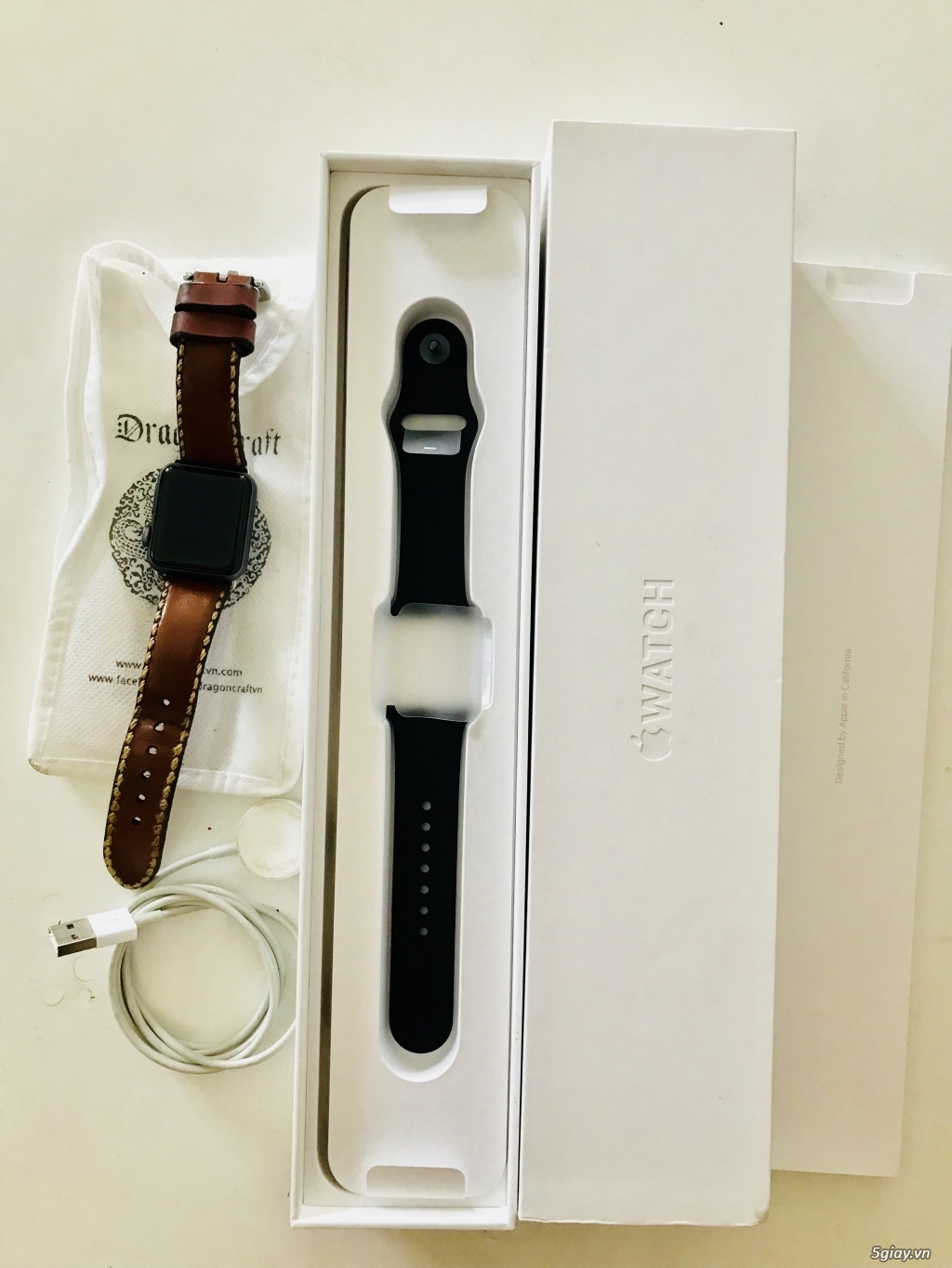 Cần thanh lý Apple Watch series 2 màu đen, fullbox, hoạt động hoàn hảo