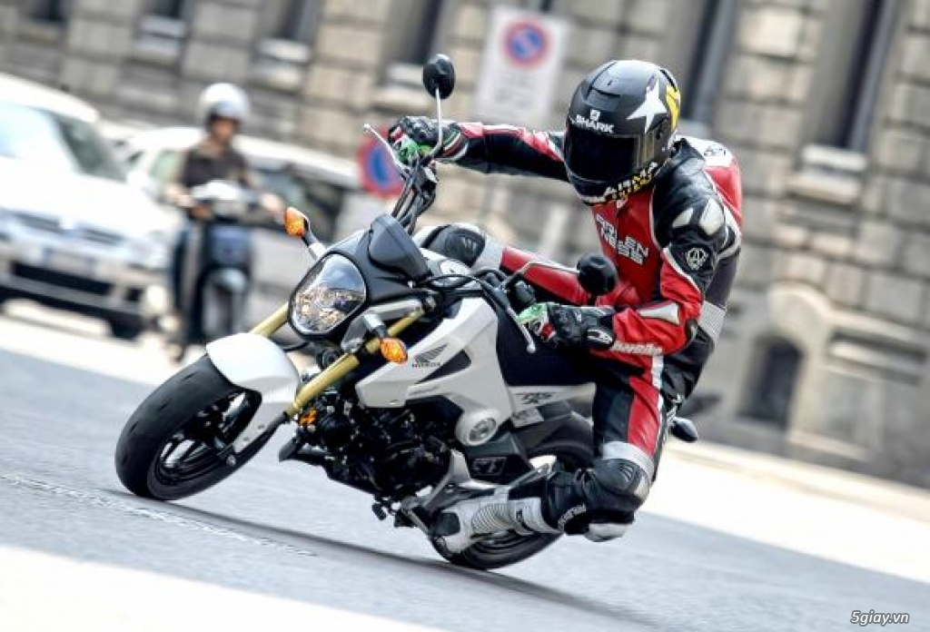 mua msx nopp ve chay sân