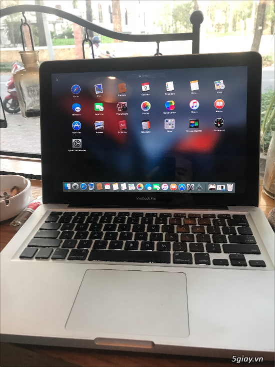 Macbook Pro 13 inch Early 2011)(MC700) Core i5 2.3GHz