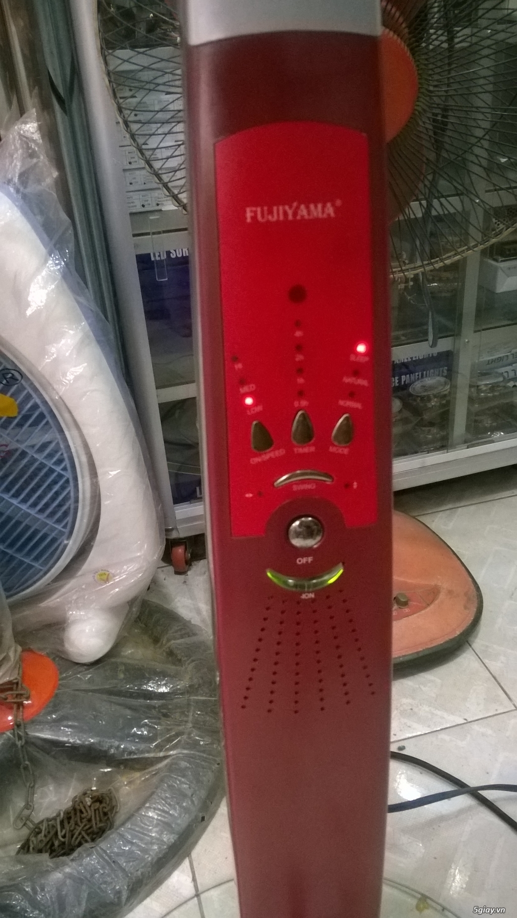 quạt. quạt đứng fujiyama.mới 95 % - 2