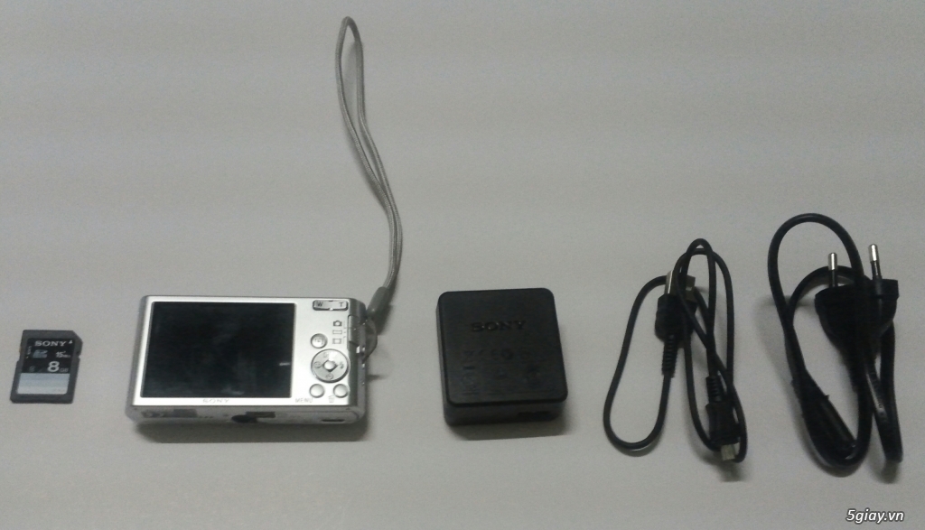{ ĐÔN GIÁ } Máy ảnh Sony DSC- W830 chính hãng, còn bảo hành 1 năm. End: 23h59p ngày 13/01/2018 - 1