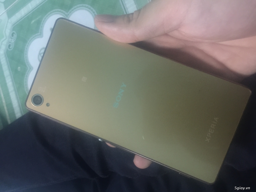 SONY Z3 GOLD FULLBOX LIKENEW