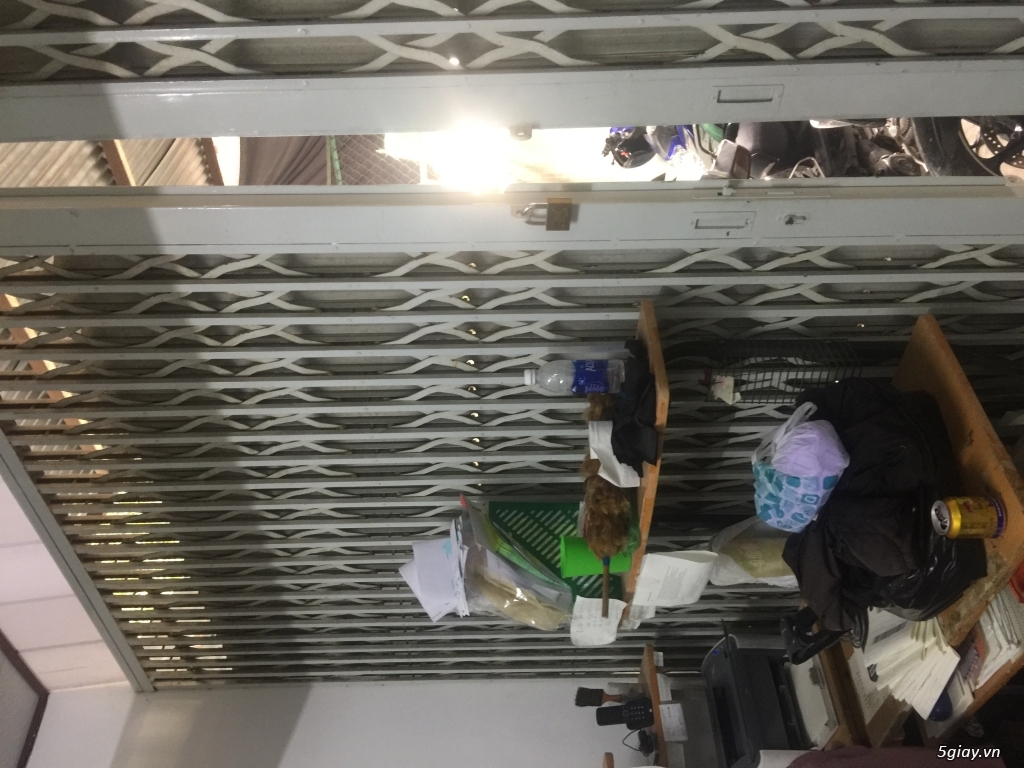 Thanh lý bộ cửa sắt xếp lớn hai cánh mới mua - 3