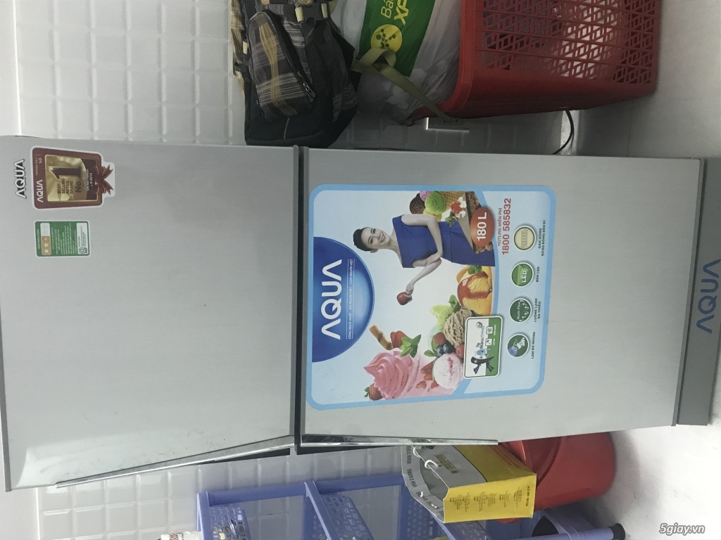 Cần bán tủ lạnh AQua 180L mua tháng 1/2017. Mới 99%