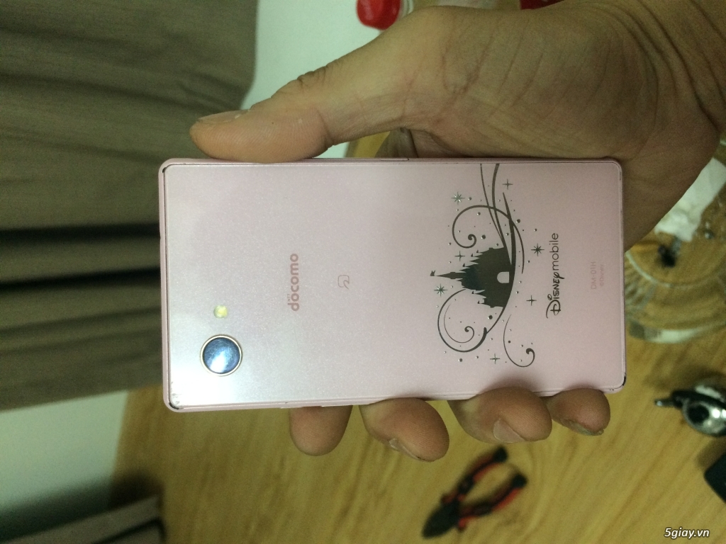 bán sharp 503sh bản disney DM-01H - 5