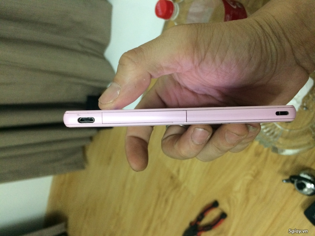 bán sharp 503sh bản disney DM-01H - 3