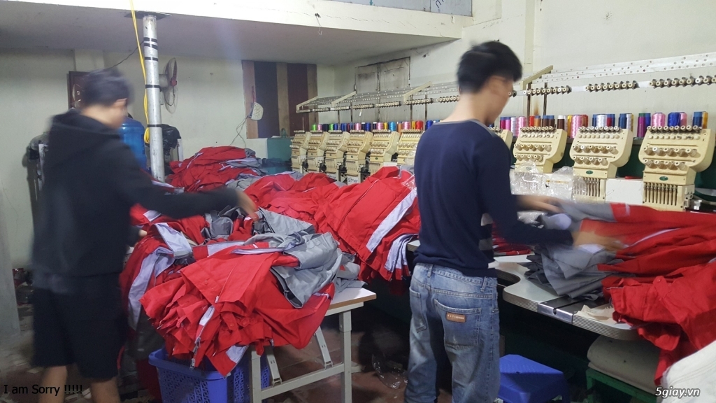 Xưởng thêu áo đồng phục  tại Hà Nội - Nhận thêu số lượng ít