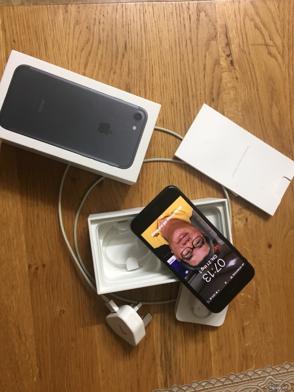 Iphone 7 đen mờ 32g QT fullbox zin 100% - 2