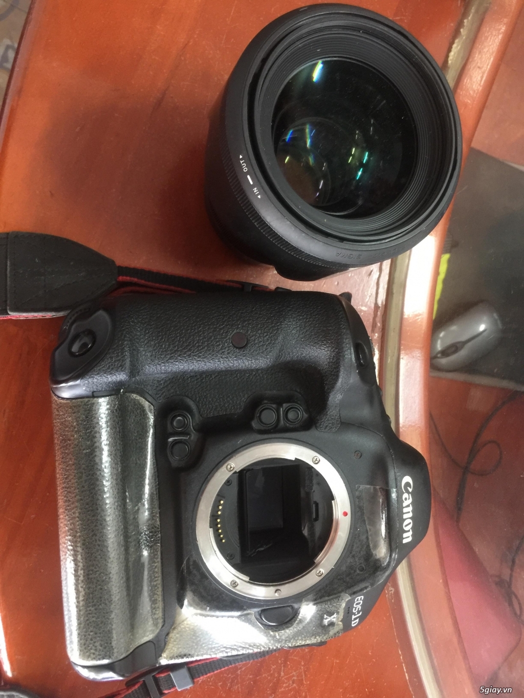 Máy ảnh Canon EOS 1DX + Len Sigma 50mm f/1.4 DG HSM Art