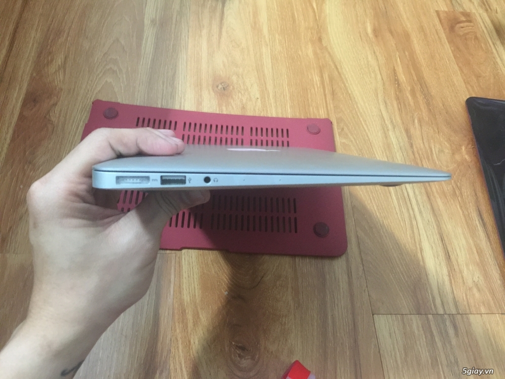 Macbook Air 11inch Early 2014 Like New - 2