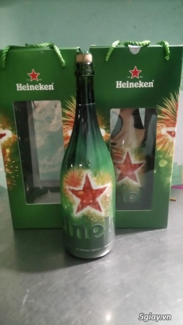 Boom Heineken 5 lít giá 640.000 đ - Chai Heineken 1.5 lít giá 300.000đ